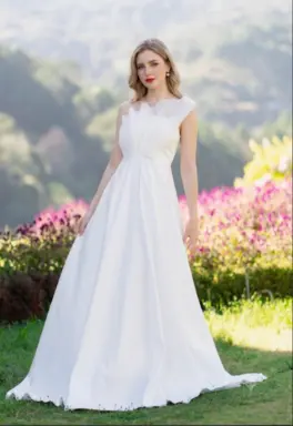 Dáng chụp váy maxi bên biển